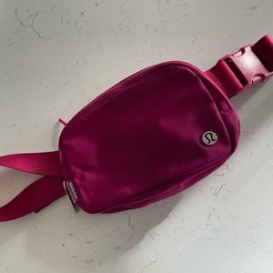 Lululemon Everywhere Belt Bag in Wild Berry 1L